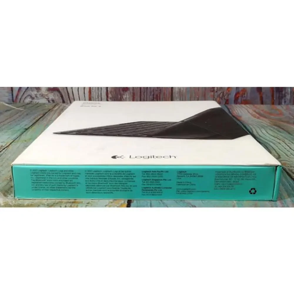 Logitech CANVAS Keyboard Case for iPad Air 2 - OPEN‎ BOX